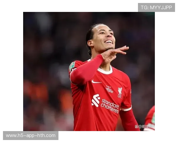 利物浦角球混战中，范迪克回头望月破门